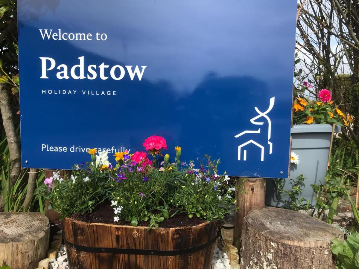 1.2 Padstow Hotel Exterior photo